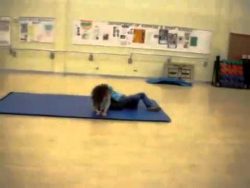 2 Mädels haben Spaß mit ihren Bällen 2 maedels haben spass mit ihren