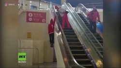 aussen an der rolltreppe mitfahr