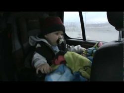 baby geht zu hardcore musik ab