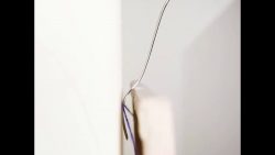 bild aufhaengen mit dem gabel tr