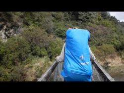 bruecke bricht unter wanderern z