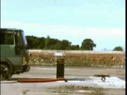 crashtest poller stoppt amok lkw