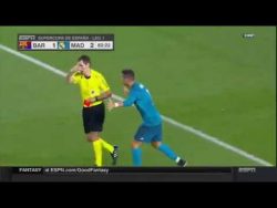 cristiano ronaldo sieht rote kar