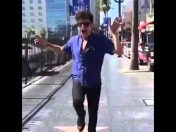 der der den pfosten kuesst beim