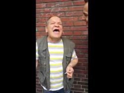 deutscher singt albanisch