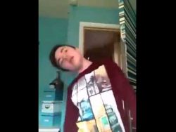 Die Türe ist da im Weg und macht Kopfschmerzen die tuere ist da im weg und mach