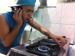 dj kueche legt musik auf