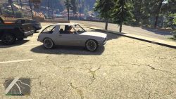 eine frau parkt aus gta v