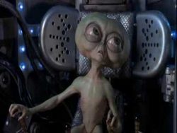 einem ausserirdischen am ohr zie