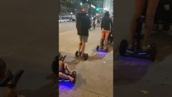 Familie ist komplett auf Segways unterwegs familie ist komplett auf segways