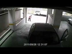 frau baut in einer minute drei u