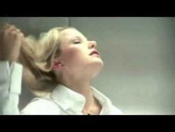 Frau und Mann im Fahrstuhl frau und mann im fahrstuhl