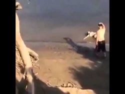 frau will in den see springen