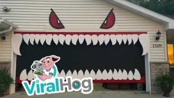 garagentor als monster verkleide