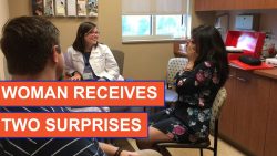 gehörlose Frau erhält zwei Überraschungen gehoerlose frau erhaelt zwei ueb
