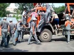 gemeinsam einen vollen container