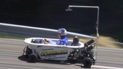 hillclimb rennen mit badewanne