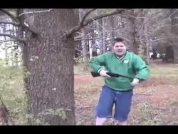 Junge möchte gerne jagen schafft es aber nicht junge moechte gerne jagen schaff