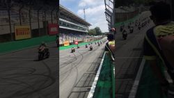 Kein perfekter Start beim Motorradrennen kein perfekter start beim motorr