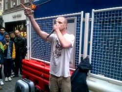 klasse beatboxer auf der strasse