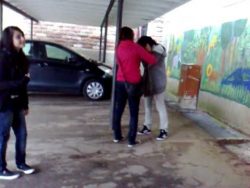 Lea beim Tanzen mit Beule am Kopf lea beim tanzen mit beule am kop