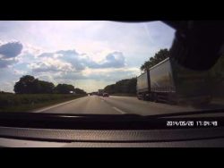 lkw reifenplatzer live gefilmt