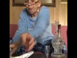 meine oma weiss wie man party ma