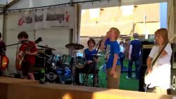 Mini Metallica spielt Enter Sandman mini metallica spielt enter sand 1