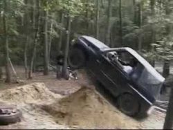 mit dem auto ueber die sprungsch