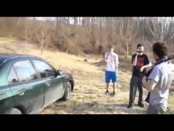 Mit dem Kopf gegen Auto geknallt mit dem kopf gegen auto geknallt