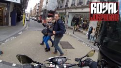 mit dem motorrad fussgaenger ers