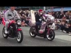 mit dem motorrad musik machen