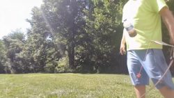 Mit einem Pfeil 2 pendelnde Flaschen treffen mit einem pfeil 2 pendelnde flas