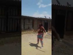 mit schwertern jonglieren