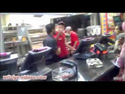 mitarbeiter rastet total aus