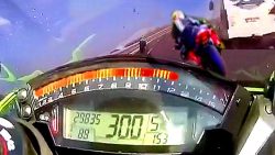 Motorrad mit 300 KM/h baut Unfall motorrad mit 300 km h baut unfal