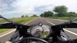 motorrad mit highspeed auf der a