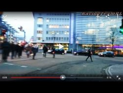 Ohne zu schauen über die Straße laufen ohne zu schauen ueber die strass