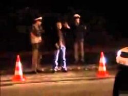 polizei verarscht mann bei der v