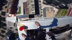 polnischer spiderman auf der flu