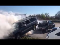 repo man will das auto abschlepp