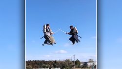 samurai kampfkunst in der luft m