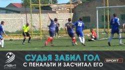 schiedsrichter koepft ein tor ei