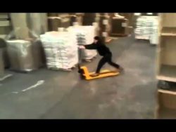 unfall beim hubwagen rennen