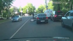 virales video ueberfuehrt verkeh