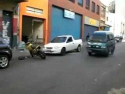 Vollbremsung mit einem Mini-Van vollbremsung mit einem mini van