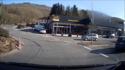 Vorhahrt genommen im Kreisverkehr vorhahrt genommen im kreisverkeh