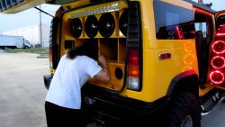 was fuer sound in dem auto