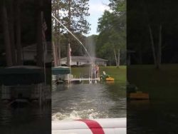 Wasser Ski auf Stelzen fahren wasser ski auf stelzen fahren