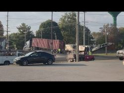 wenn der lkw am bahnuebergang fa